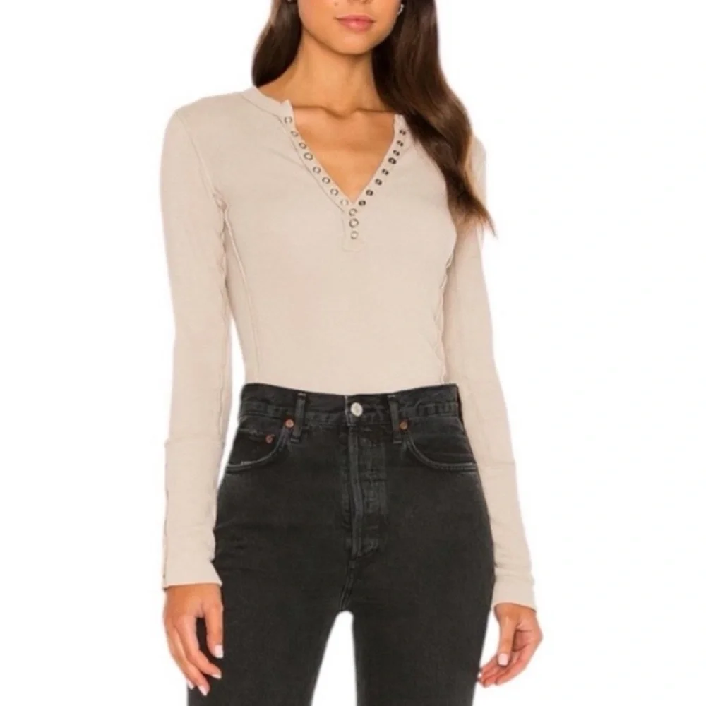 🆕WOT Free People Henley in Oatmeal - Picture 1 of 11
